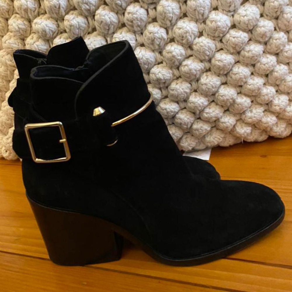 Balenciaga black leather ankle boots - Picture 2 of 3